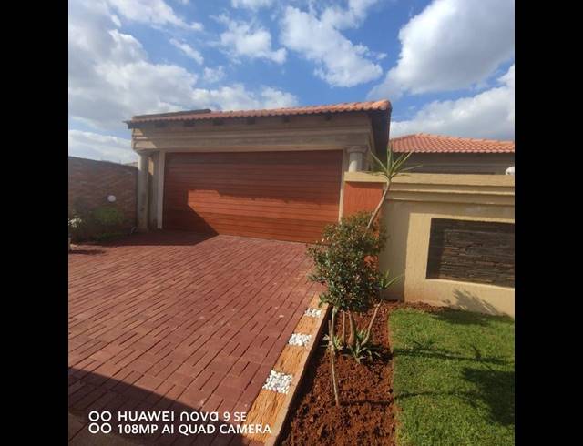 2 BEDROOM HOUSE FOR SALE IN DAWN PARK EXT